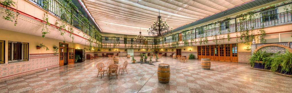 Hotel Sandra Alcalá de Guadaira Esterno foto