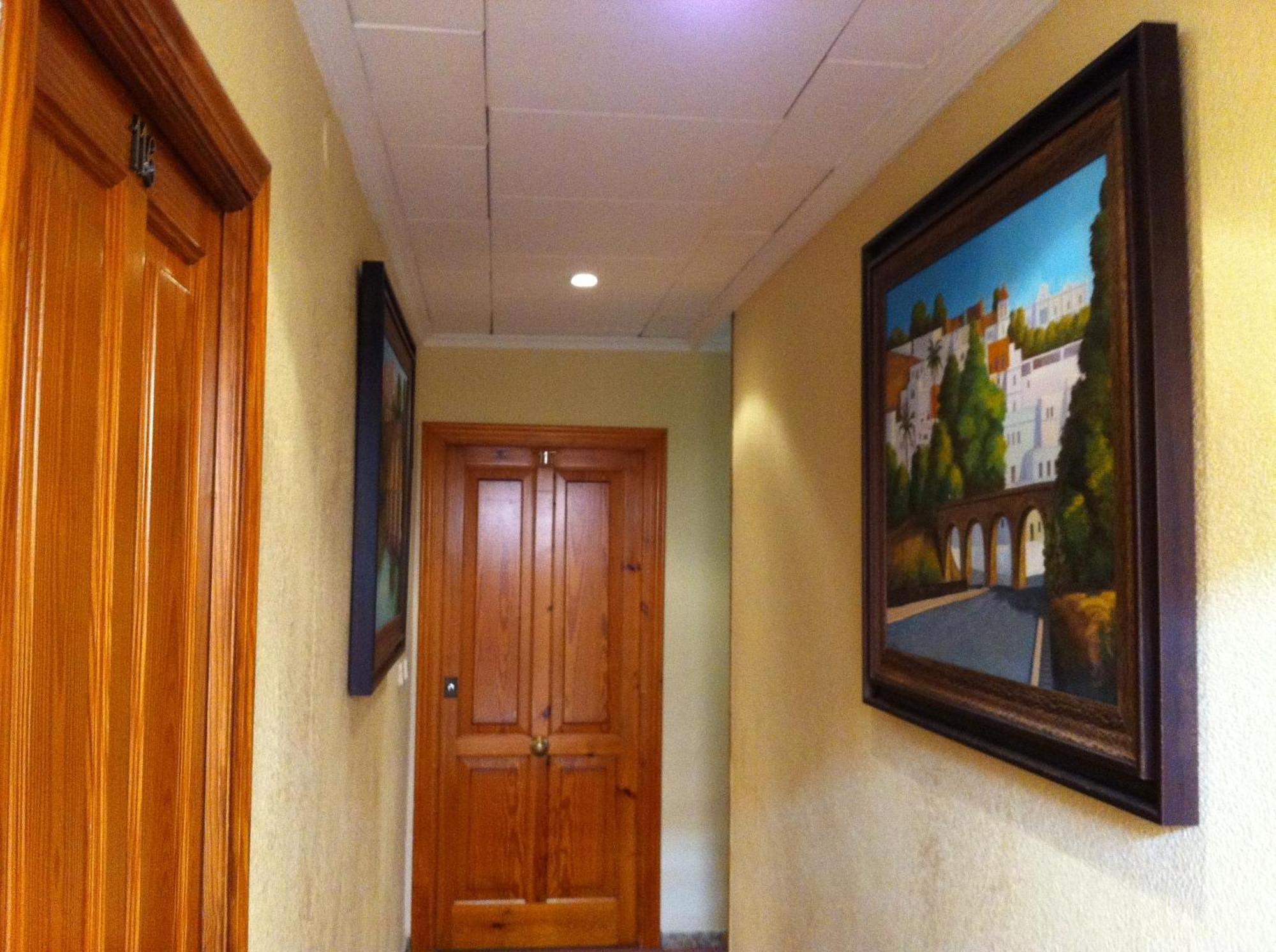 Hotel Sandra Alcalá de Guadaira Esterno foto