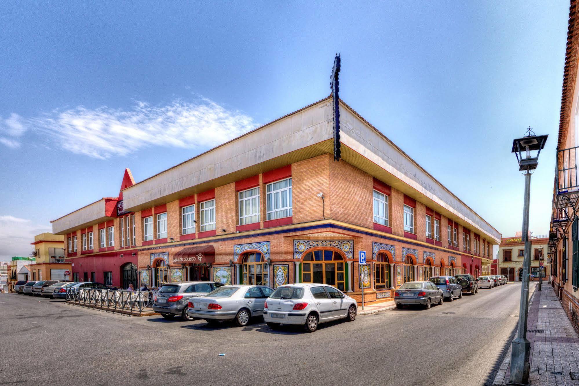 Hotel Sandra Alcalá de Guadaira Esterno foto