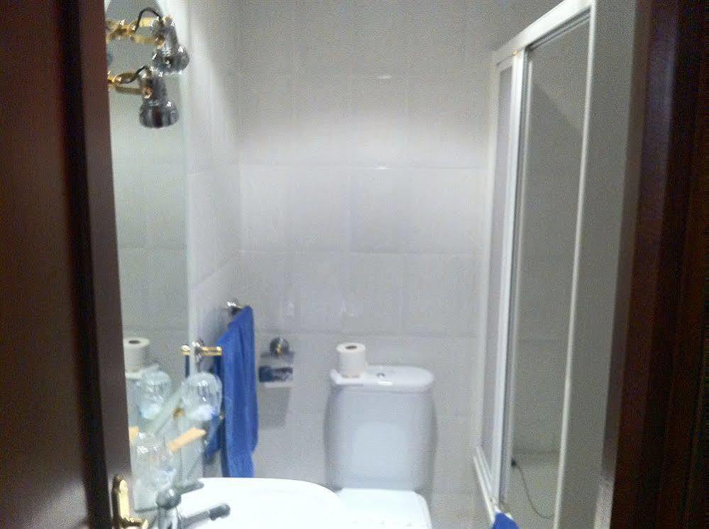 Hotel Sandra Alcalá de Guadaira Esterno foto